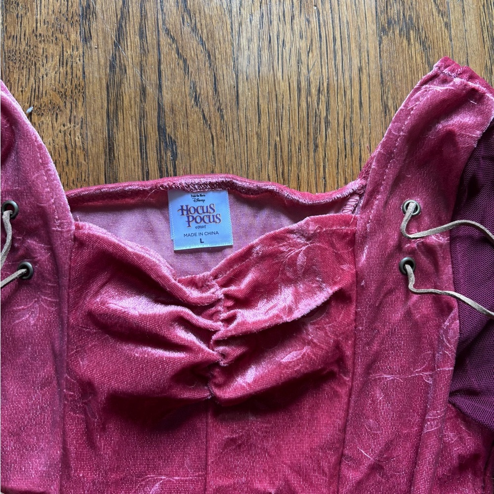Girls Sarah Sanderson Costume from Hocus Pocus - Picture 3 of 8
